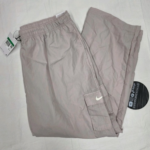 Nike Other - Nike Sportswear Essential High Rise Woven Cargo Pants DO7209-019 Womens  Size XL